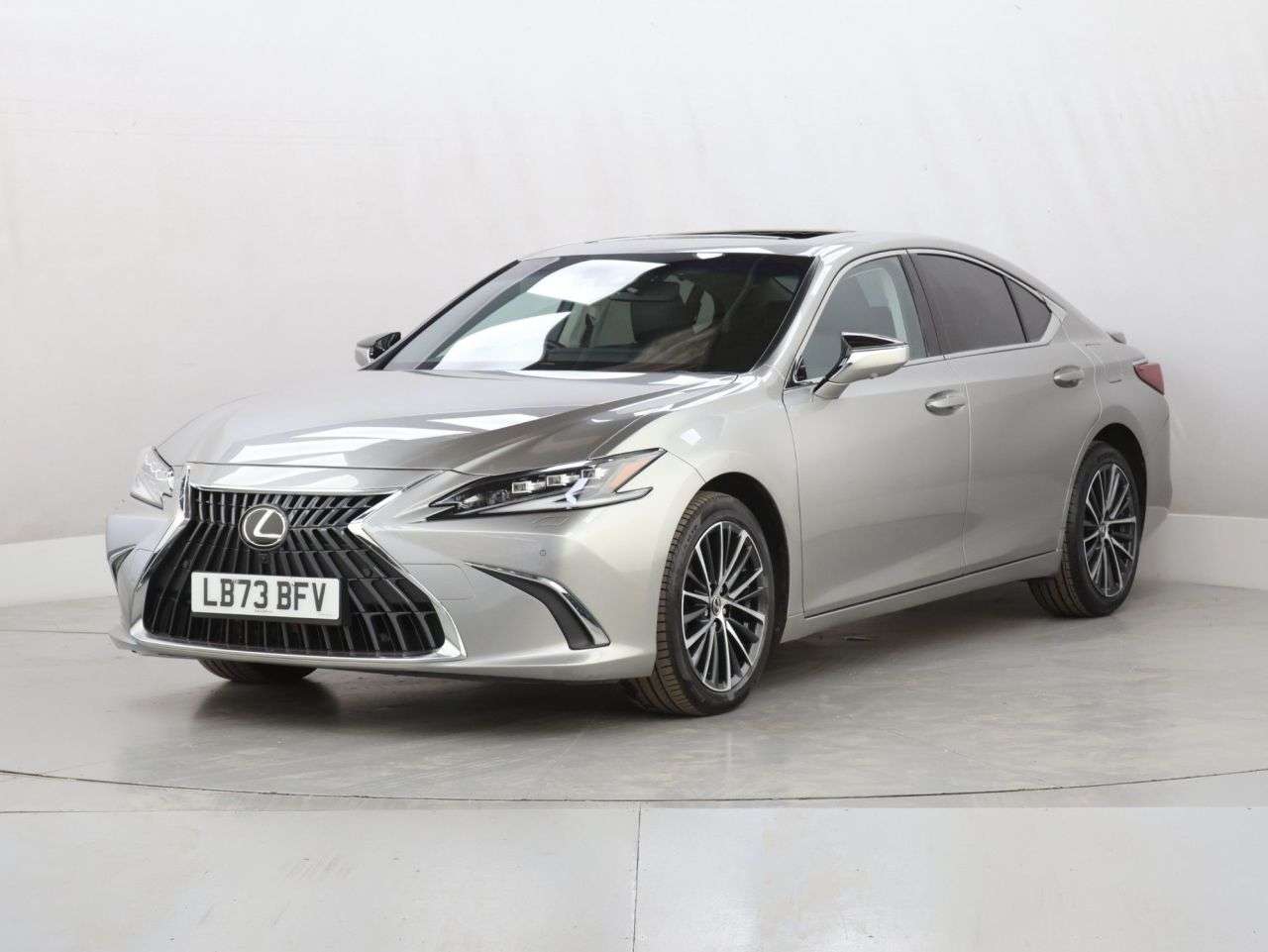 A 2023 LEXUS ES 2.5 300h Saloon 4dr Petrol Hybrid E-CVT Euro 6 (s/s) (218 ps) A 2023 LEXUS ES 2.5 300h Saloon 4dr Petrol Hybrid E-CVT Euro 6 (s/s) (218 ps)
