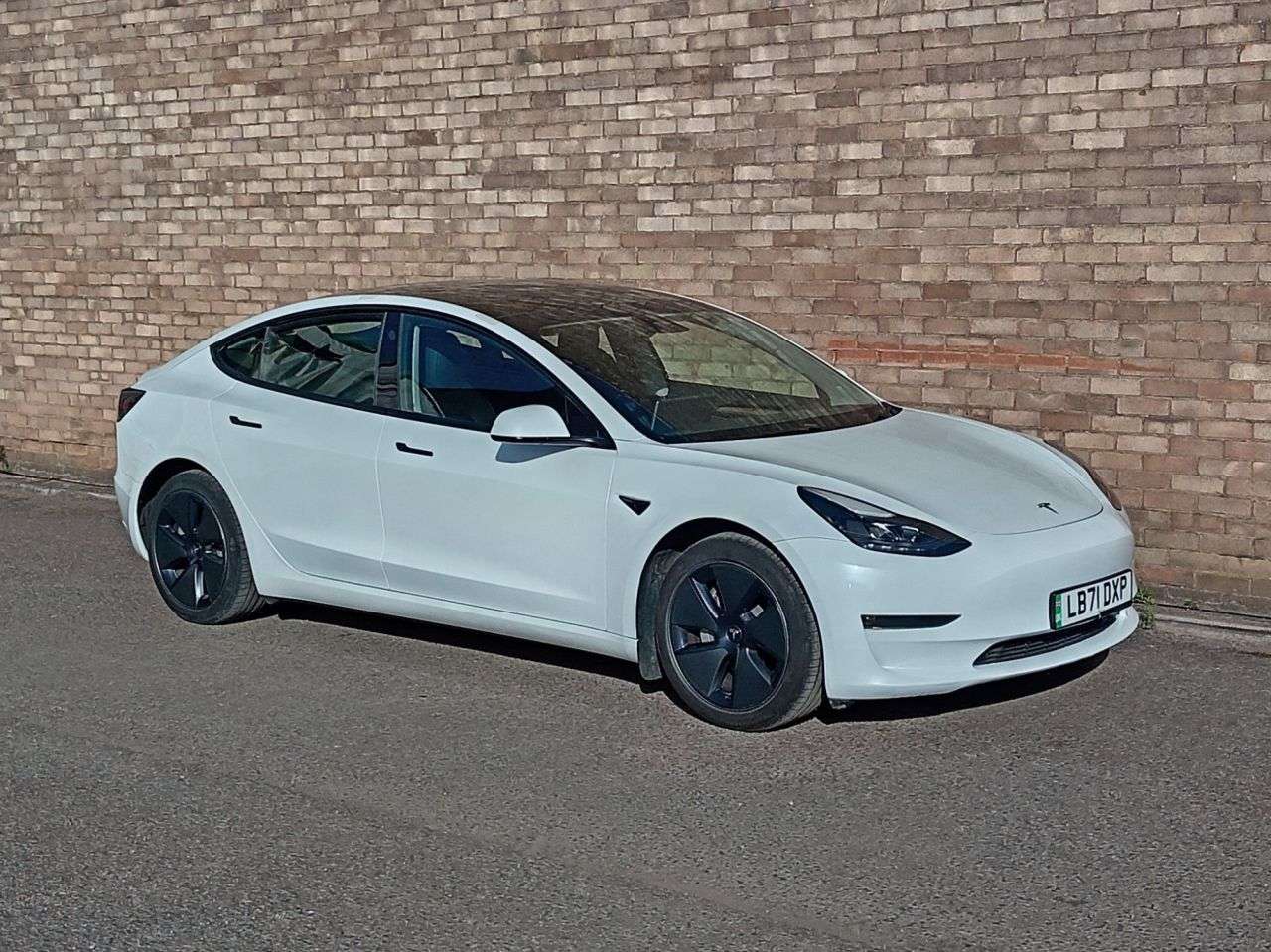 A 2021 TESLA MODEL 3 (Dual Motor) Long Range Saloon 4dr Electric Auto 4WDE (346 ps) A 2021 TESLA MODEL 3 (Dual Motor) Long Range Saloon 4dr Electric Auto 4WDE (346 ps)