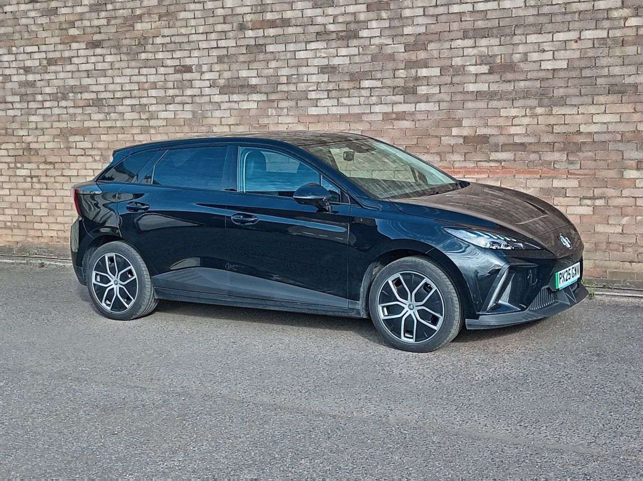 A 2025 MG MG 4 64kWh Trophy Long Range Hatchback 5dr Electric Auto (203 ps) A 2025 MG MG 4 64kWh Trophy Long Range Hatchback 5dr Electric Auto (203 ps)