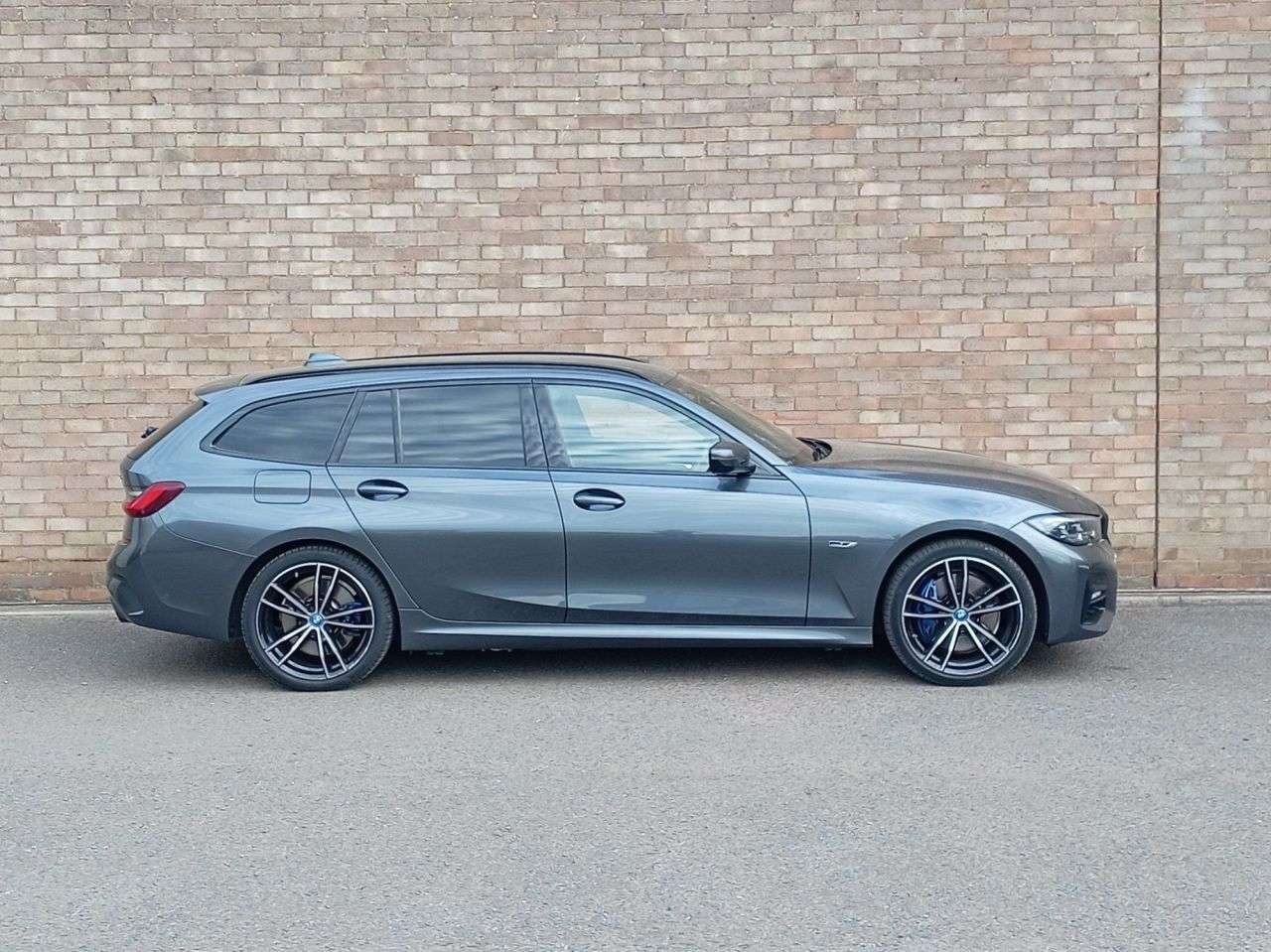 A 2021 BMW 3 SERIES 2.0 330e 12kWh M Sport Touring 5dr Petrol Plug-in Hybrid Auto Euro 6 (s/s) A 2021 BMW 3 SERIES 2.0 330e 12kWh M Sport Touring 5dr Petrol Plug-in Hybrid Auto Euro 6 (s/s)
