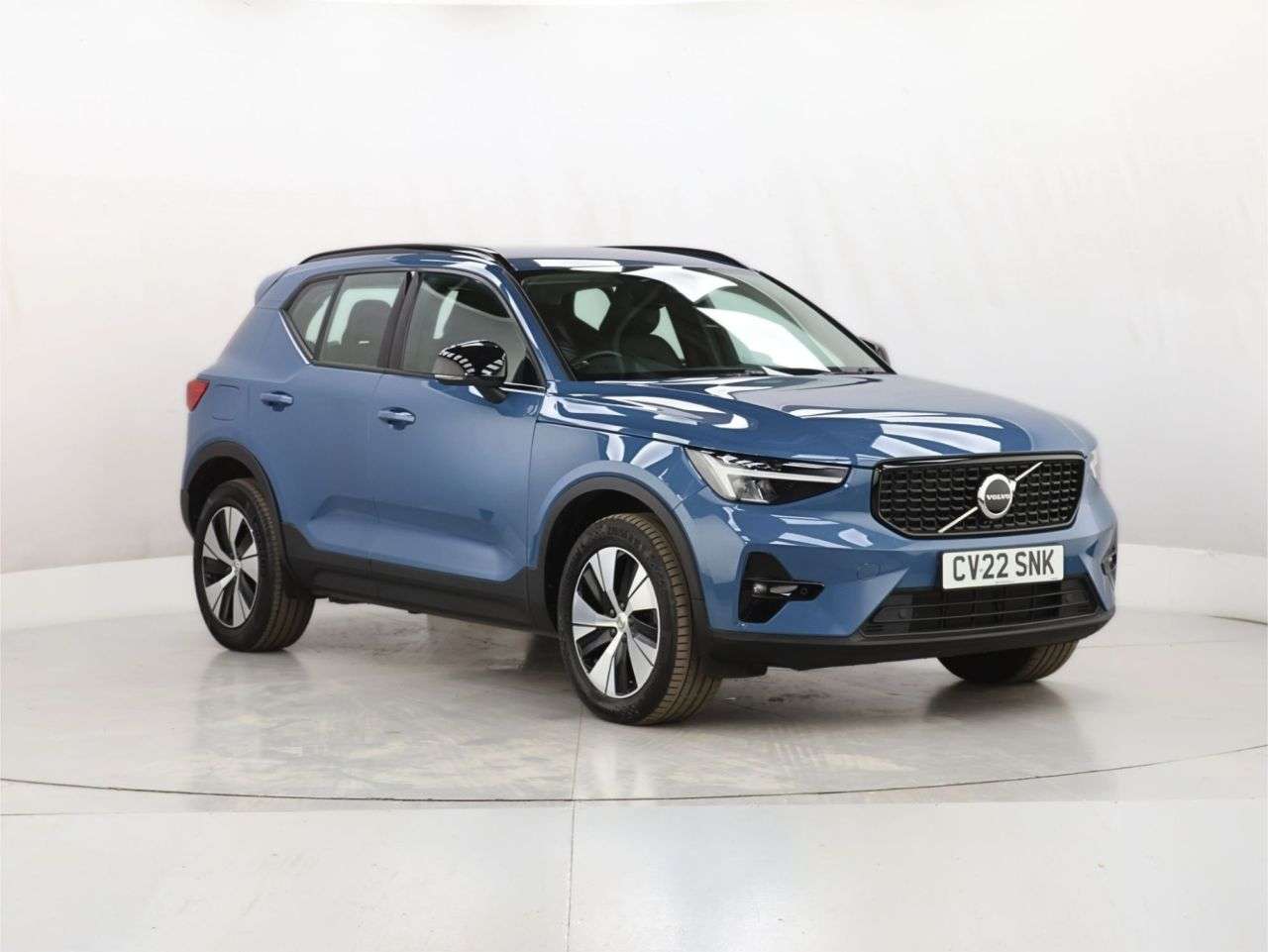 A 2022 VOLVO XC40 1.5h T4 Recharge 10.7kWh Plus SUV 5dr Petrol Plug-in Hybrid Auto Euro 6 (s/ A 2022 VOLVO XC40 1.5h T4 Recharge 10.7kWh Plus SUV 5dr Petrol Plug-in Hybrid Auto Euro 6 (s/
