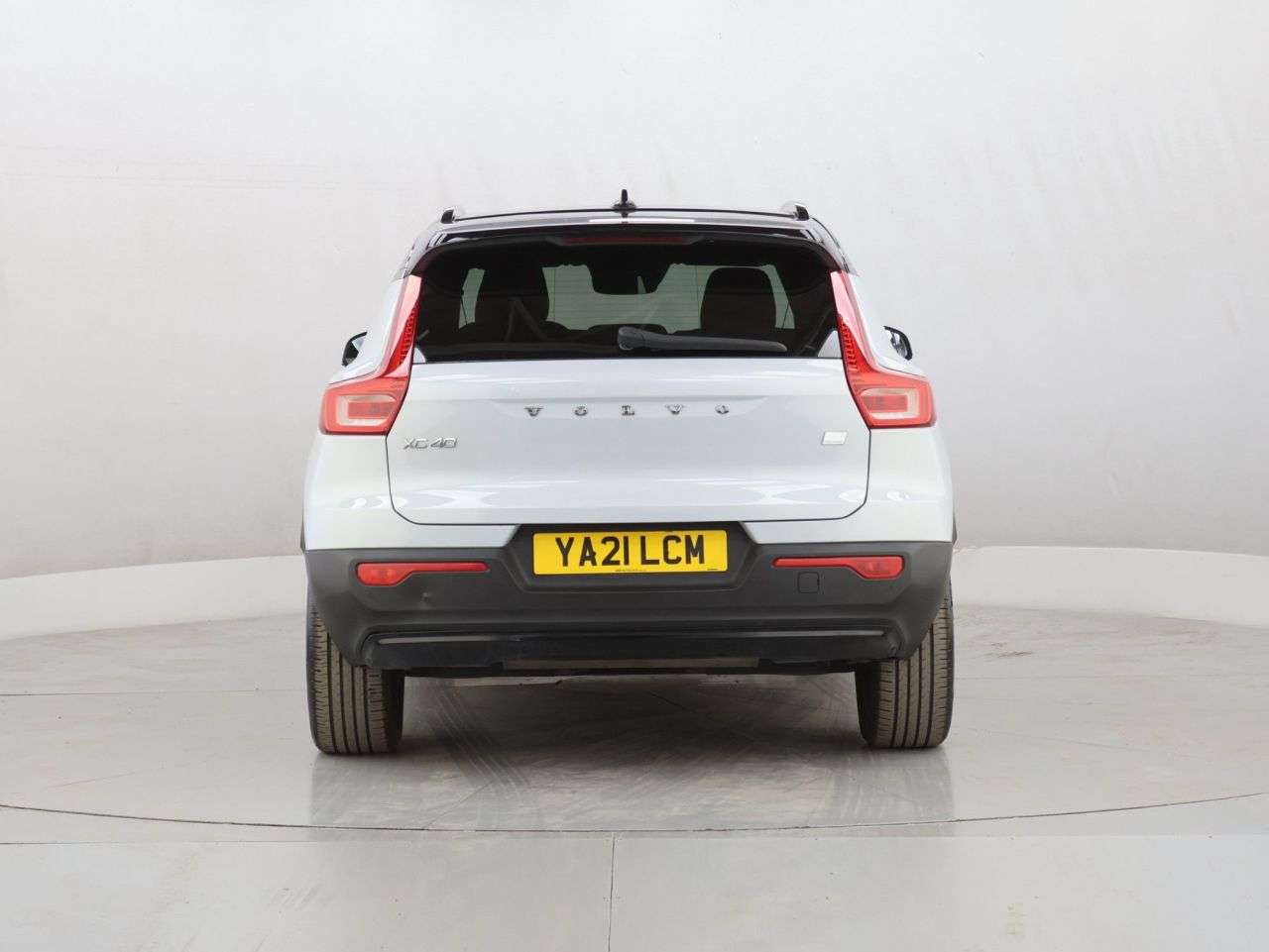 2021 VOLVO XC40 2021 VOLVO XC40