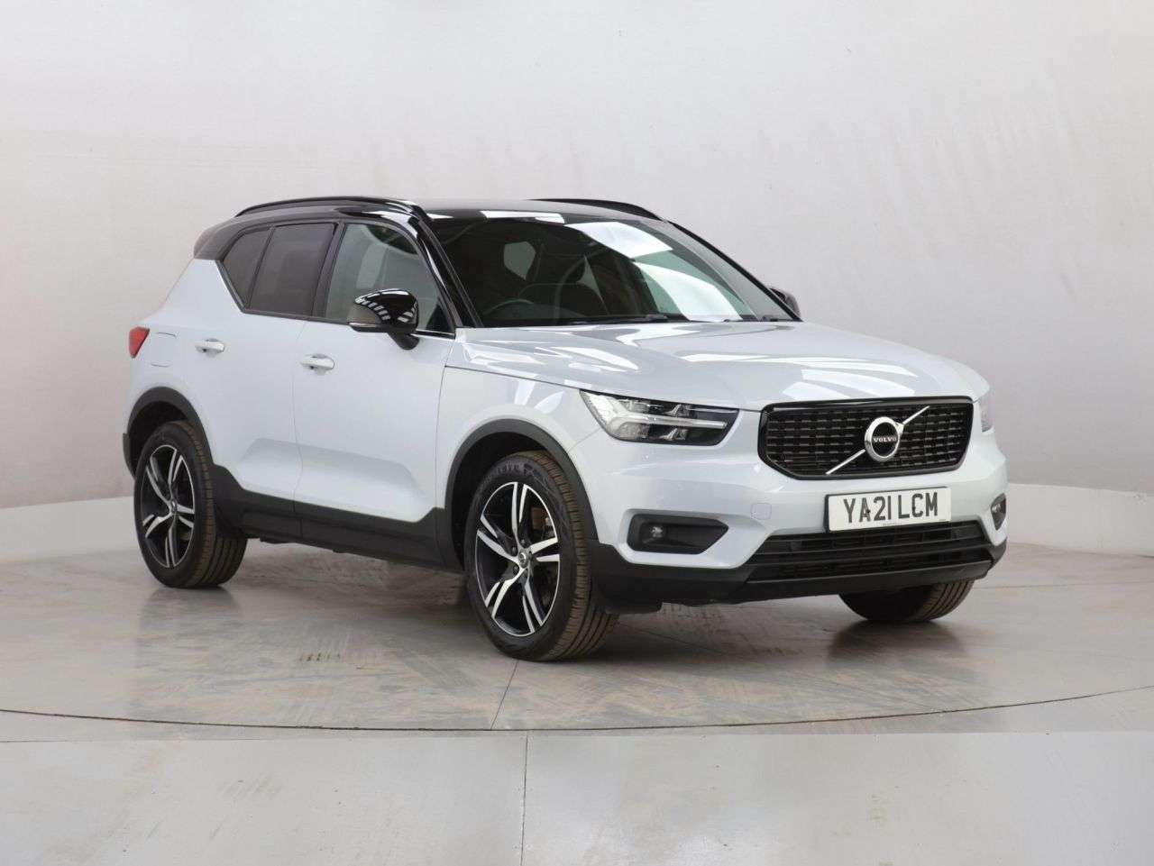 2021 VOLVO XC40 2021 VOLVO XC40