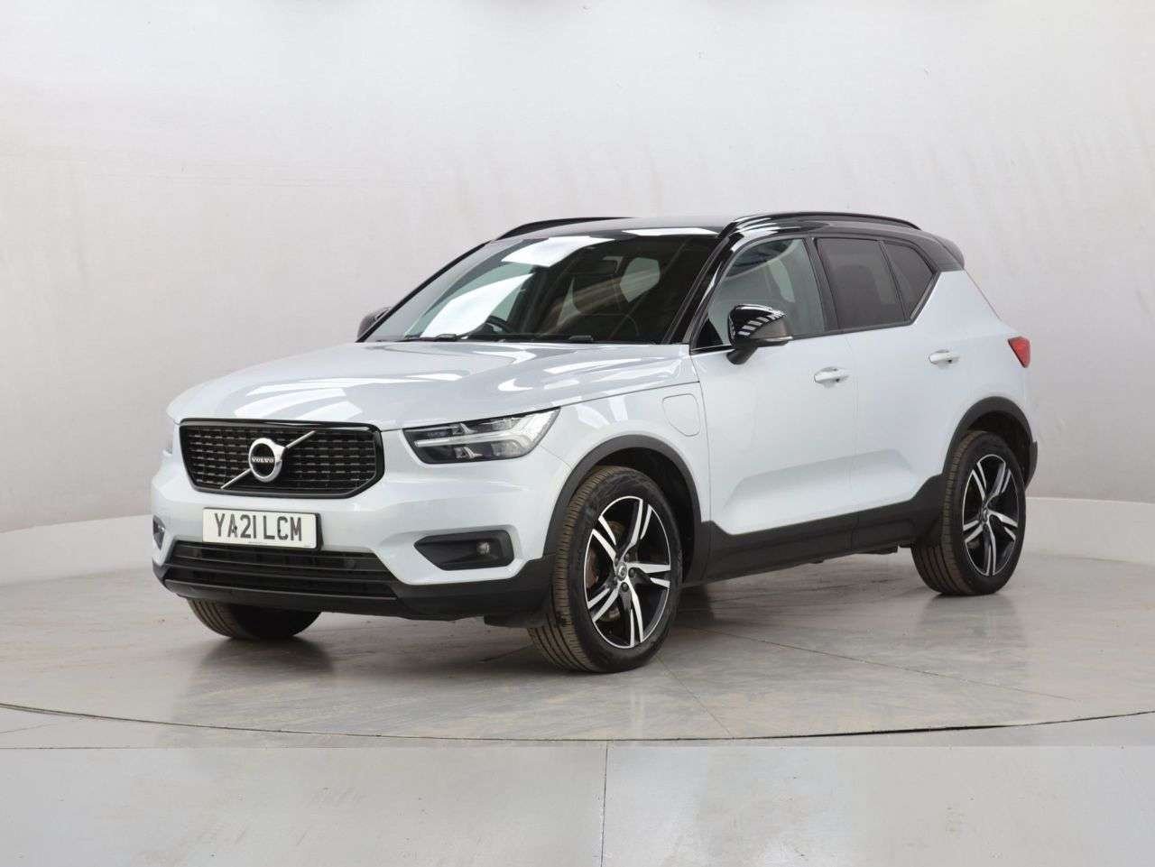 2021 VOLVO XC40 2021 VOLVO XC40