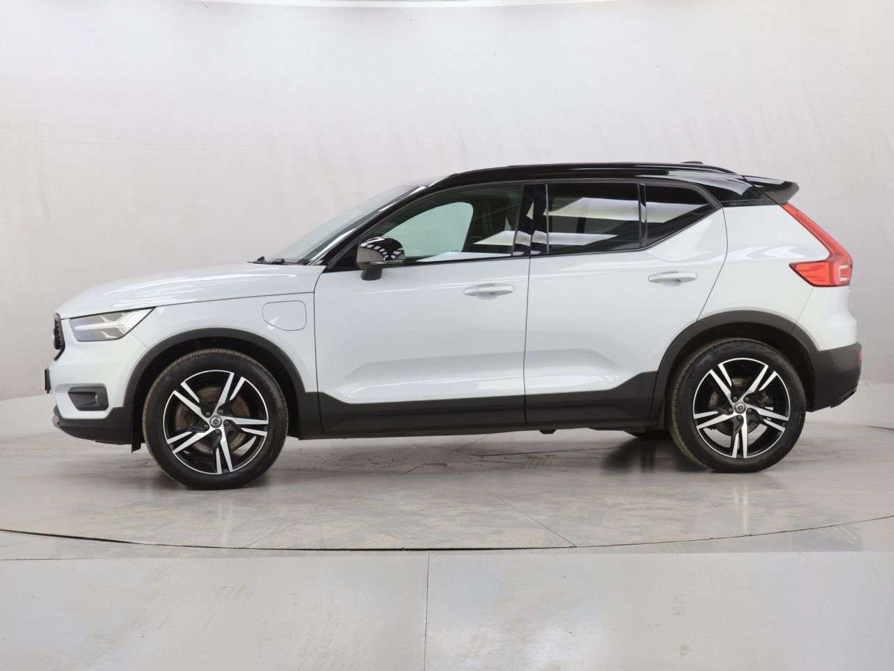 2021 VOLVO XC40 2021 VOLVO XC40