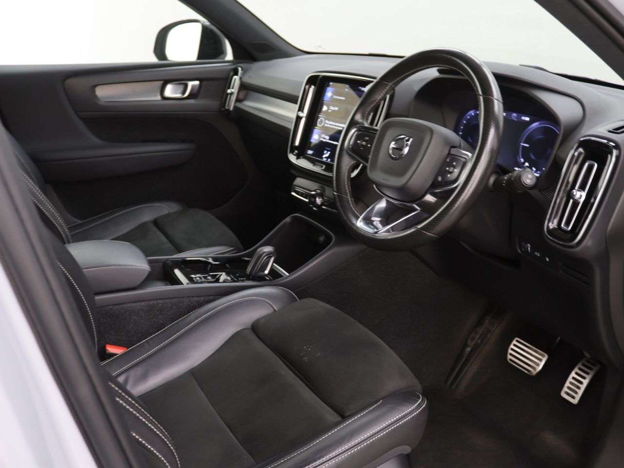 2021 VOLVO XC40 2021 VOLVO XC40