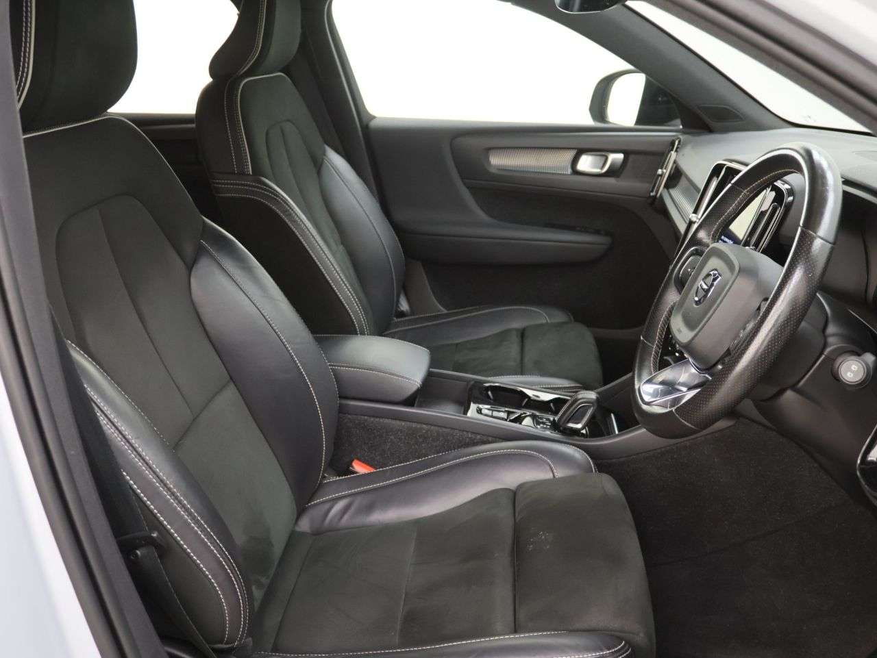 2021 VOLVO XC40 2021 VOLVO XC40
