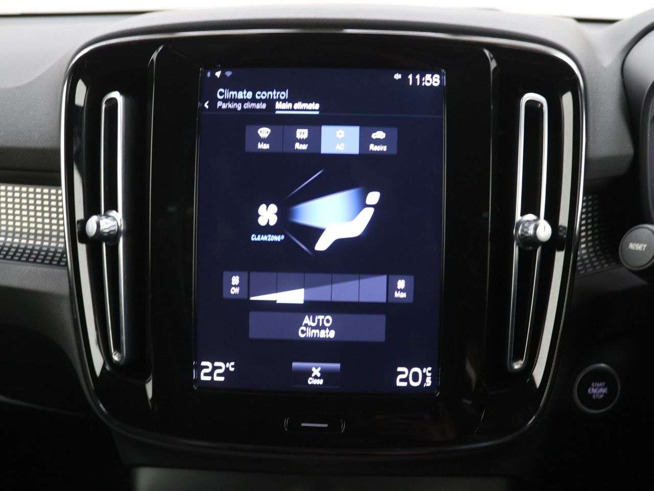 2021 VOLVO XC40 2021 VOLVO XC40
