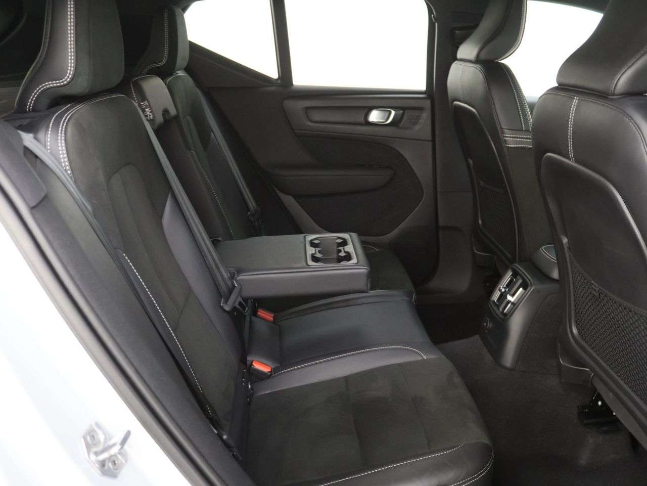 2021 VOLVO XC40 2021 VOLVO XC40