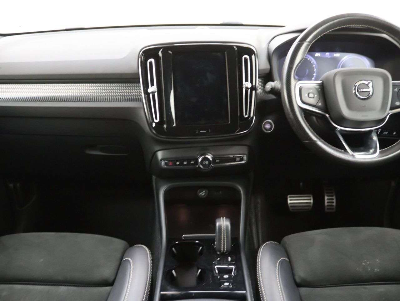 2021 VOLVO XC40 2021 VOLVO XC40
