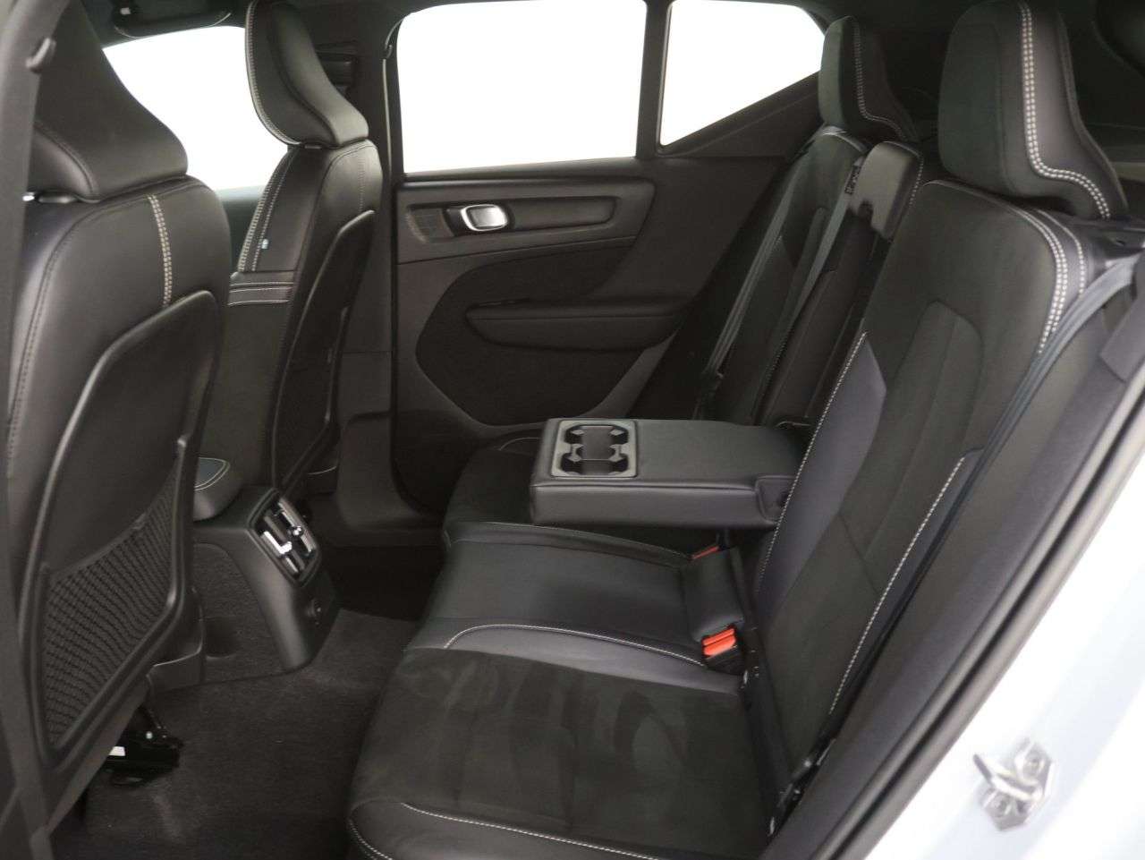 2021 VOLVO XC40 2021 VOLVO XC40