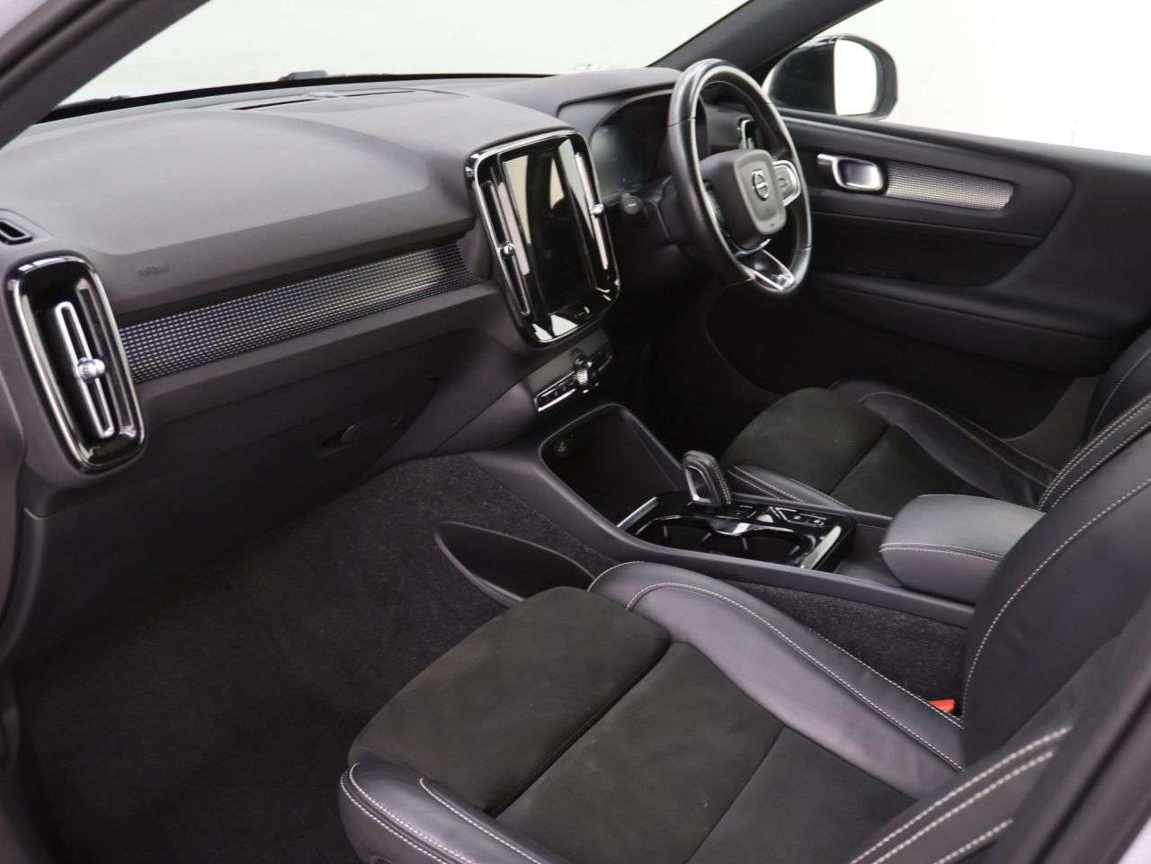 2021 VOLVO XC40 2021 VOLVO XC40