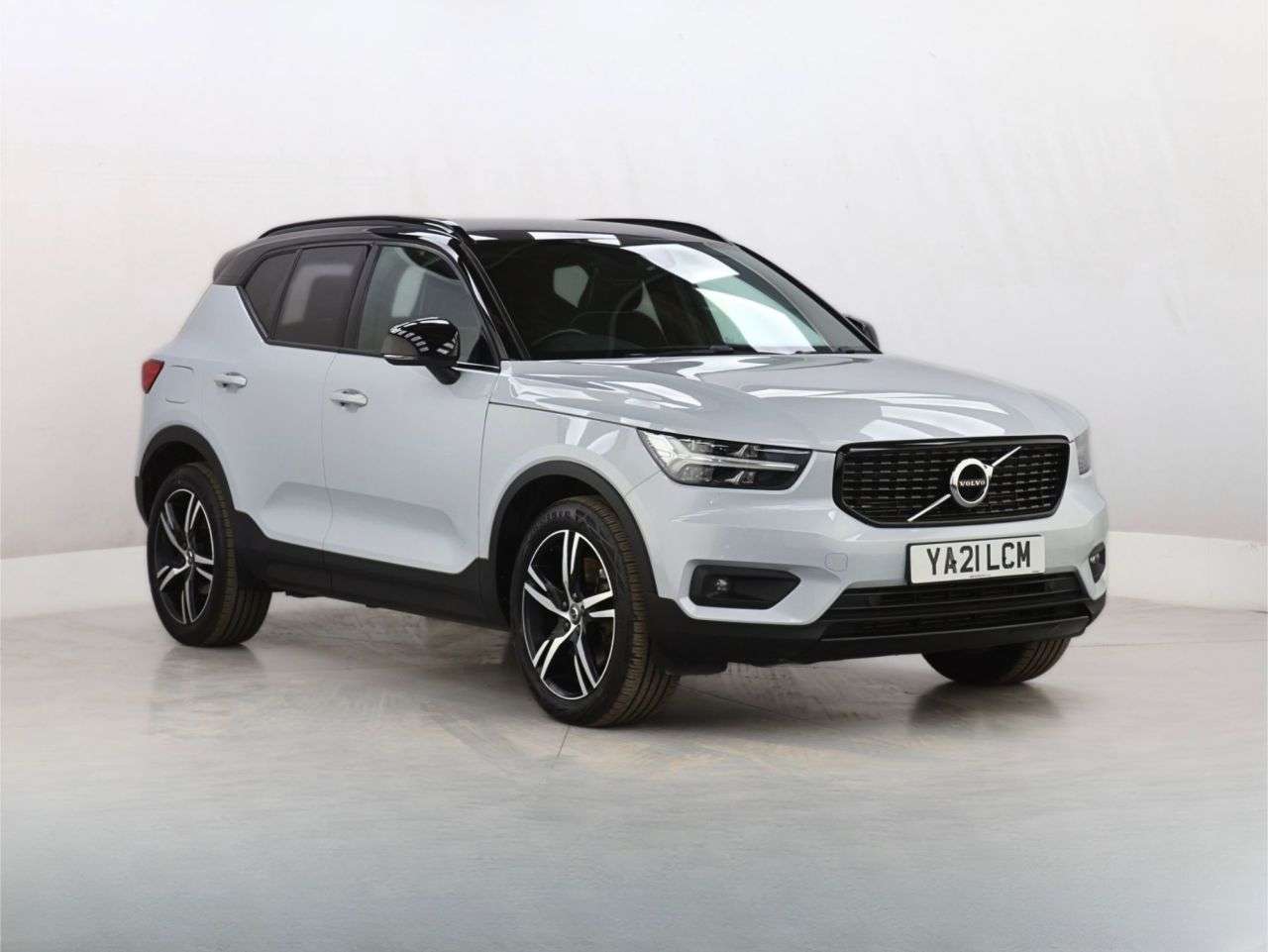 2021 VOLVO XC40 2021 VOLVO XC40