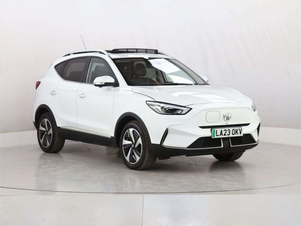 A 2023 MG MG ZS 72.6kWh Trophy Long Range SUV 5dr Electric Auto (156 ps) A 2023 MG MG ZS 72.6kWh Trophy Long Range SUV 5dr Electric Auto (156 ps)