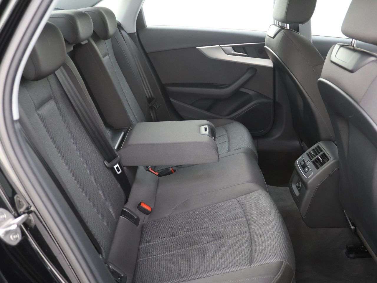 2023 AUDI A4 2023 AUDI A4