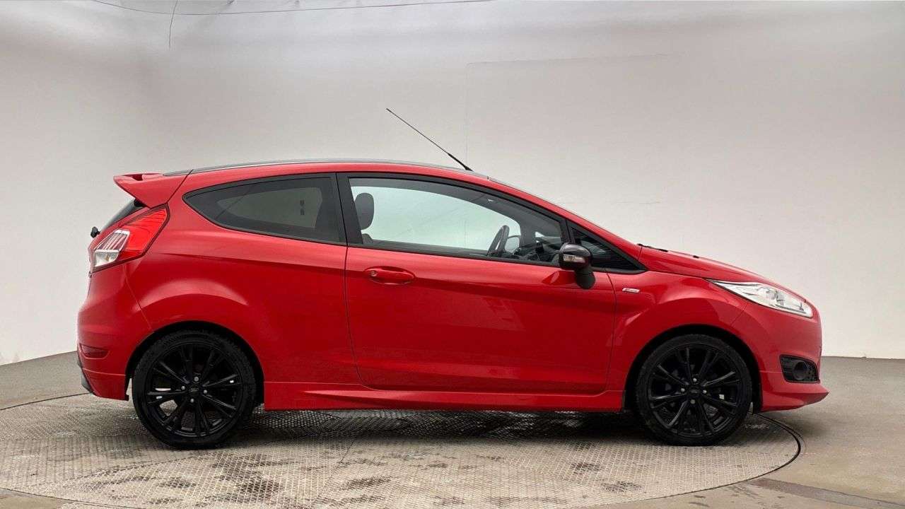 A 2017 FORD FIESTA 1.0T EcoBoost ST-Line Hatchback 3dr Petrol Manual Euro 6 (s/s) (140 ps) A 2017 FORD FIESTA 1.0T EcoBoost ST-Line Hatchback 3dr Petrol Manual Euro 6 (s/s) (140 ps)