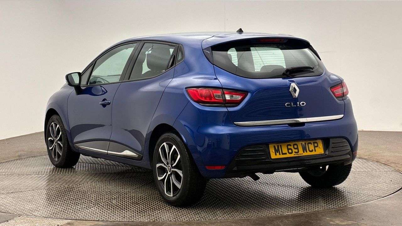 A 2019 RENAULT CLIO 0.9 TCe Play Hatchback 5dr Petrol Manual Euro 6 (s/s) (90 ps) A 2019 RENAULT CLIO 0.9 TCe Play Hatchback 5dr Petrol Manual Euro 6 (s/s) (90 ps)