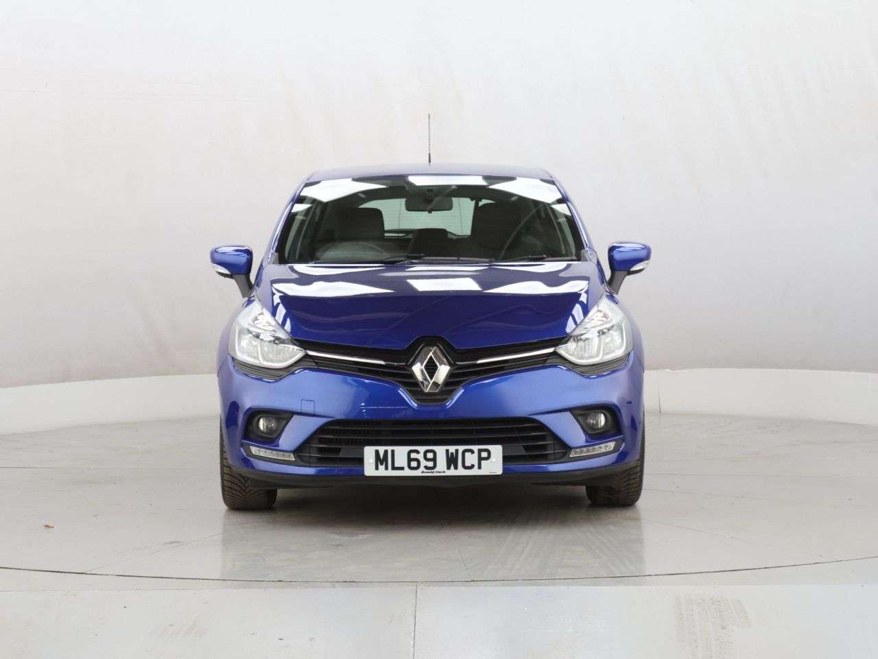 A 2019 RENAULT CLIO 0.9 TCe Play Hatchback 5dr Petrol Manual Euro 6 (s/s) (90 ps) A 2019 RENAULT CLIO 0.9 TCe Play Hatchback 5dr Petrol Manual Euro 6 (s/s) (90 ps)