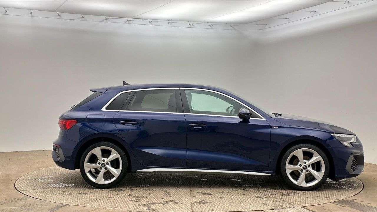 A 2023 AUDI A3 1.5 TFSI 35 S line Sportback 5dr Petrol Manual Euro 6 (s/s) (150 ps) A 2023 AUDI A3 1.5 TFSI 35 S line Sportback 5dr Petrol Manual Euro 6 (s/s) (150 ps)