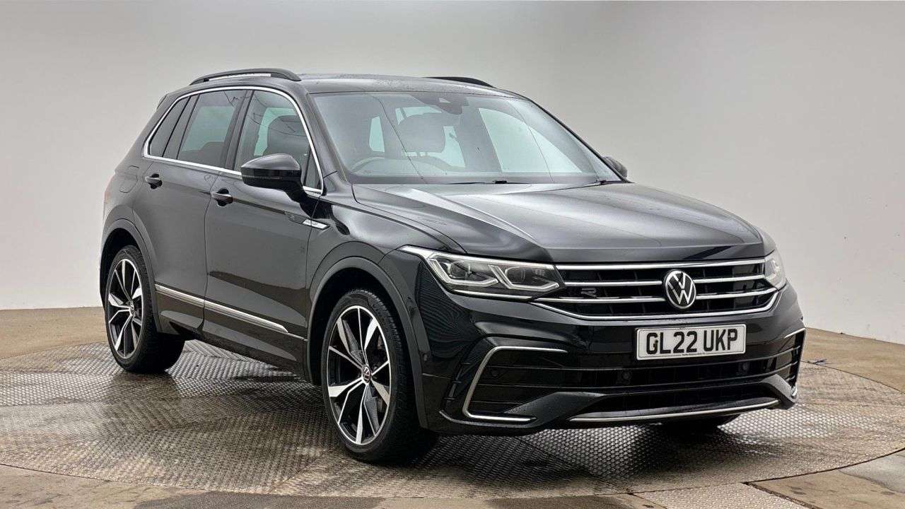 A 2022 VOLKSWAGEN TIGUAN 2.0 TDI R-Line SUV 5dr Diesel DSG Euro 6 (s/s) (150 ps) A 2022 VOLKSWAGEN TIGUAN 2.0 TDI R-Line SUV 5dr Diesel DSG Euro 6 (s/s) (150 ps)