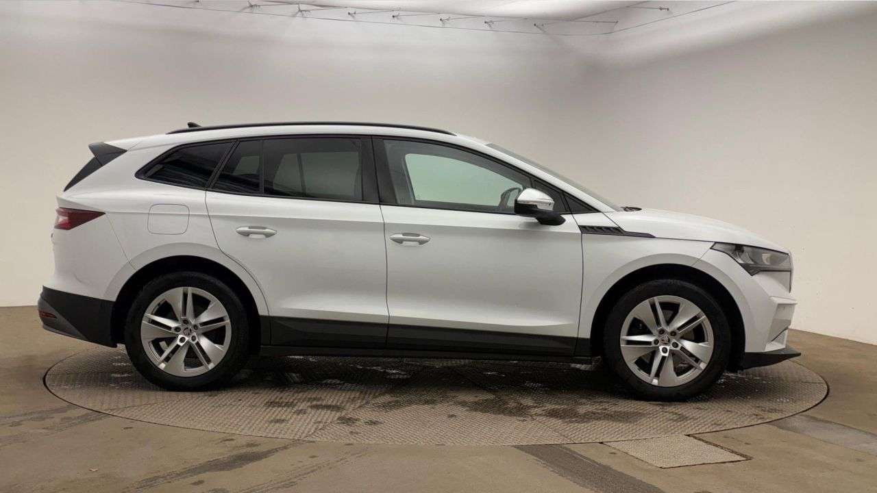 A 2022 SKODA ENYAQ iV 62kWh 60 SUV 5dr Electric Auto (DC120kW) (179 ps) A 2022 SKODA ENYAQ iV 62kWh 60 SUV 5dr Electric Auto (DC120kW) (179 ps)