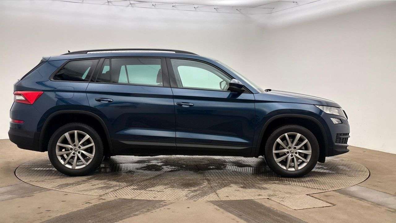 A 2021 SKODA KODIAQ 1.5 TSI ACT SE SUV 5dr Petrol Manual Euro 6 (s/s) (7 Seat) (150 ps) A 2021 SKODA KODIAQ 1.5 TSI ACT SE SUV 5dr Petrol Manual Euro 6 (s/s) (7 Seat) (150 ps)