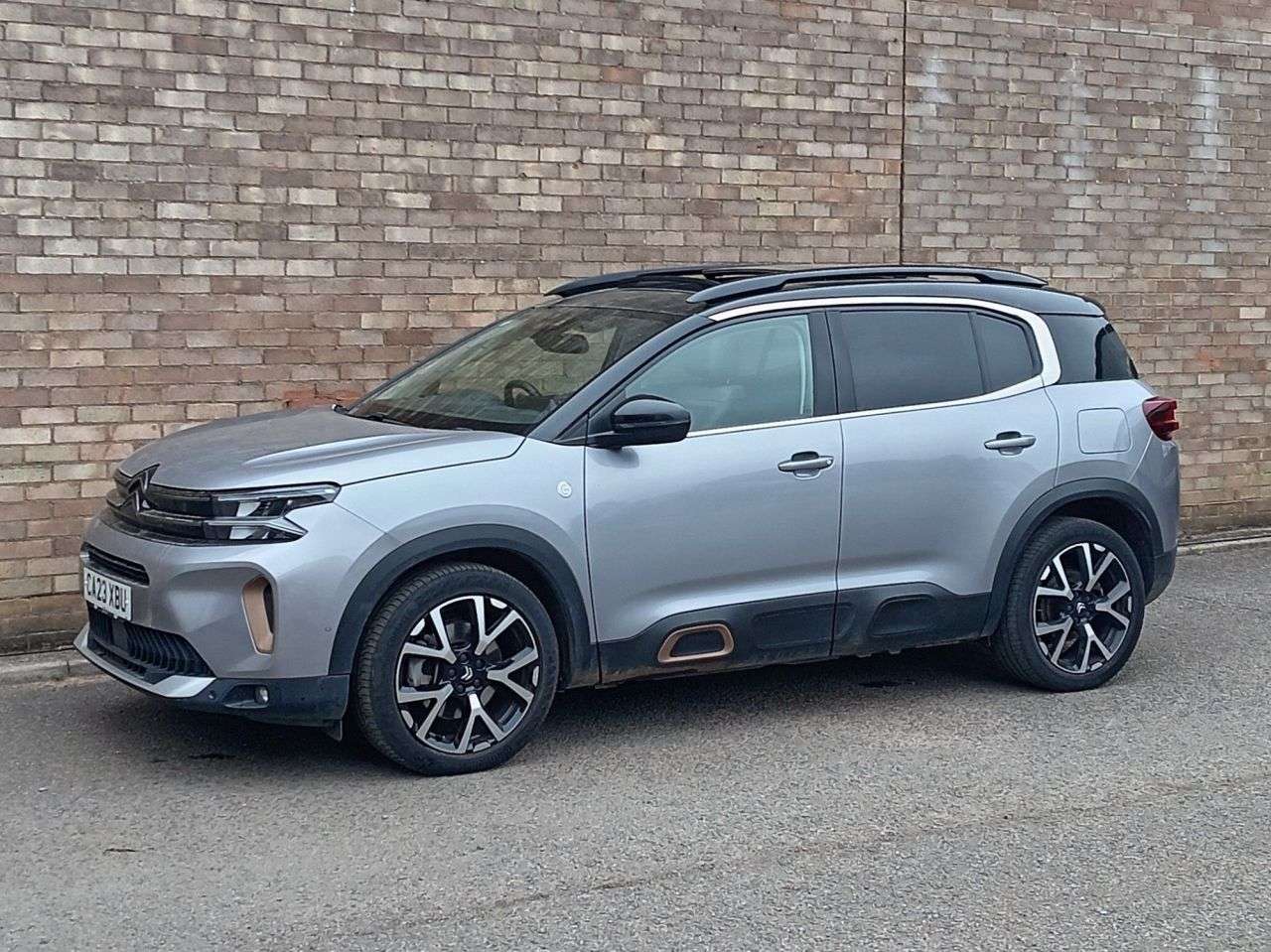 A 2023 CITROEN C5 AIRCROSS 1.6 14.2kWh C-Series Edition SUV 5dr Petrol Plug-in Hybrid e-EAT8 Euro 6 (s A 2023 CITROEN C5 AIRCROSS 1.6 14.2kWh C-Series Edition SUV 5dr Petrol Plug-in Hybrid e-EAT8 Euro 6 (s