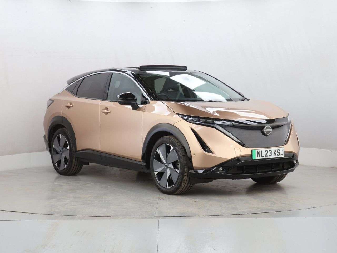 A 2023 NISSAN ARIYA 87kWh Evolve SUV 5dr Electric Auto 22kW Charger (242 ps) A 2023 NISSAN ARIYA 87kWh Evolve SUV 5dr Electric Auto 22kW Charger (242 ps)