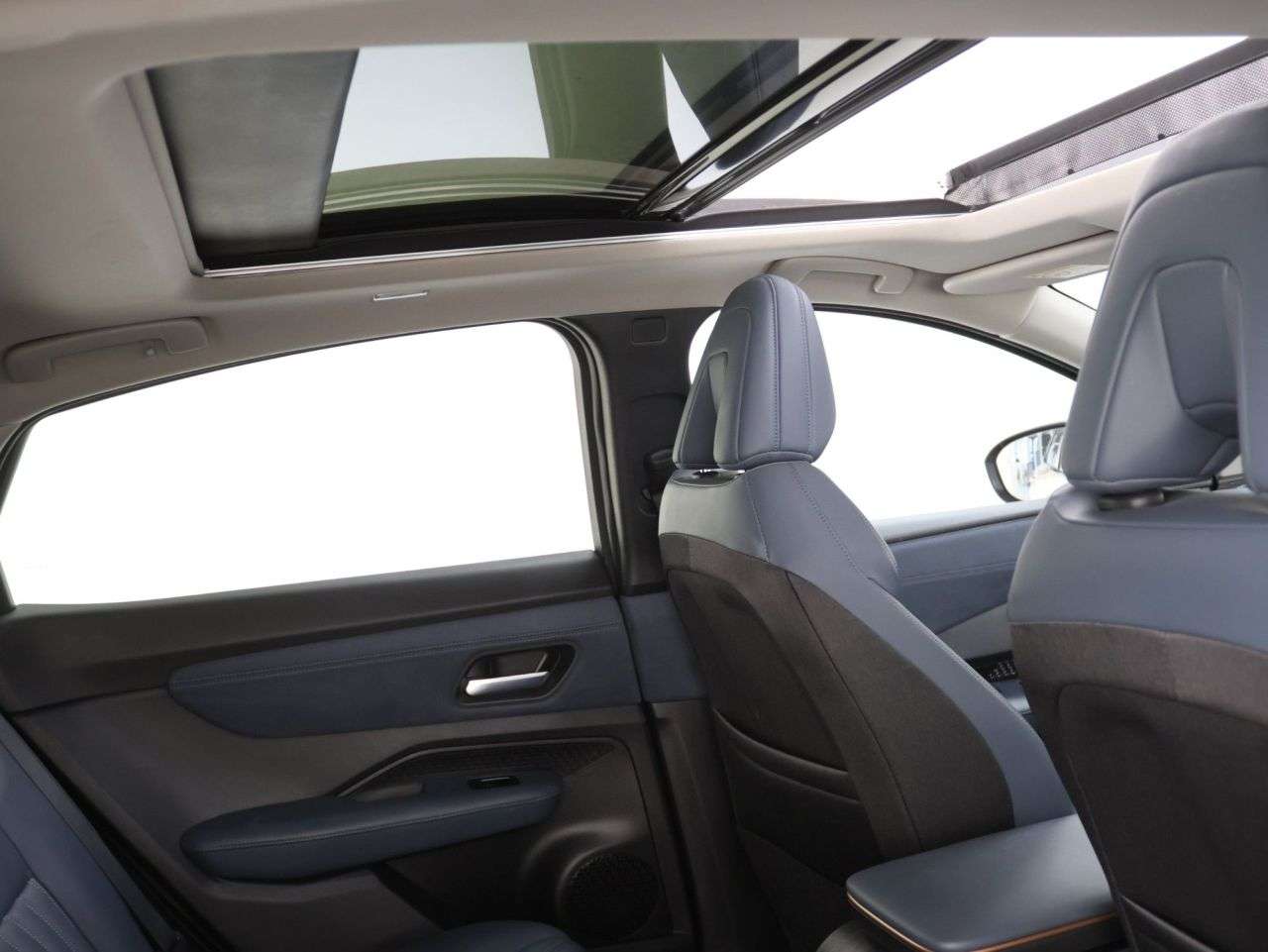 A 2023 NISSAN ARIYA 87kWh Evolve SUV 5dr Electric Auto 22kW Charger (242 ps) A 2023 NISSAN ARIYA 87kWh Evolve SUV 5dr Electric Auto 22kW Charger (242 ps)