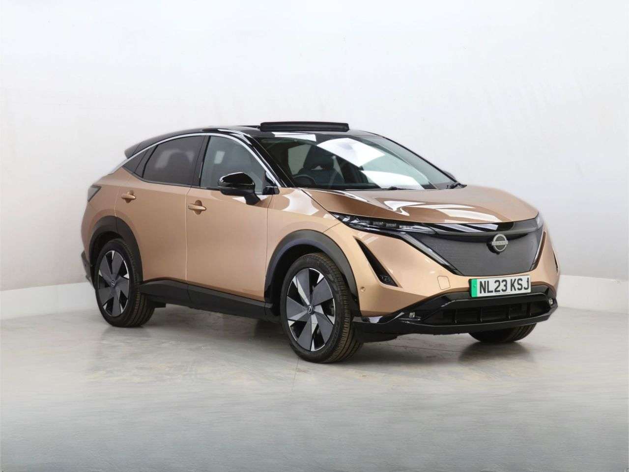 A 2023 NISSAN ARIYA 87kWh Evolve SUV 5dr Electric Auto 22kW Charger (242 ps) A 2023 NISSAN ARIYA 87kWh Evolve SUV 5dr Electric Auto 22kW Charger (242 ps)