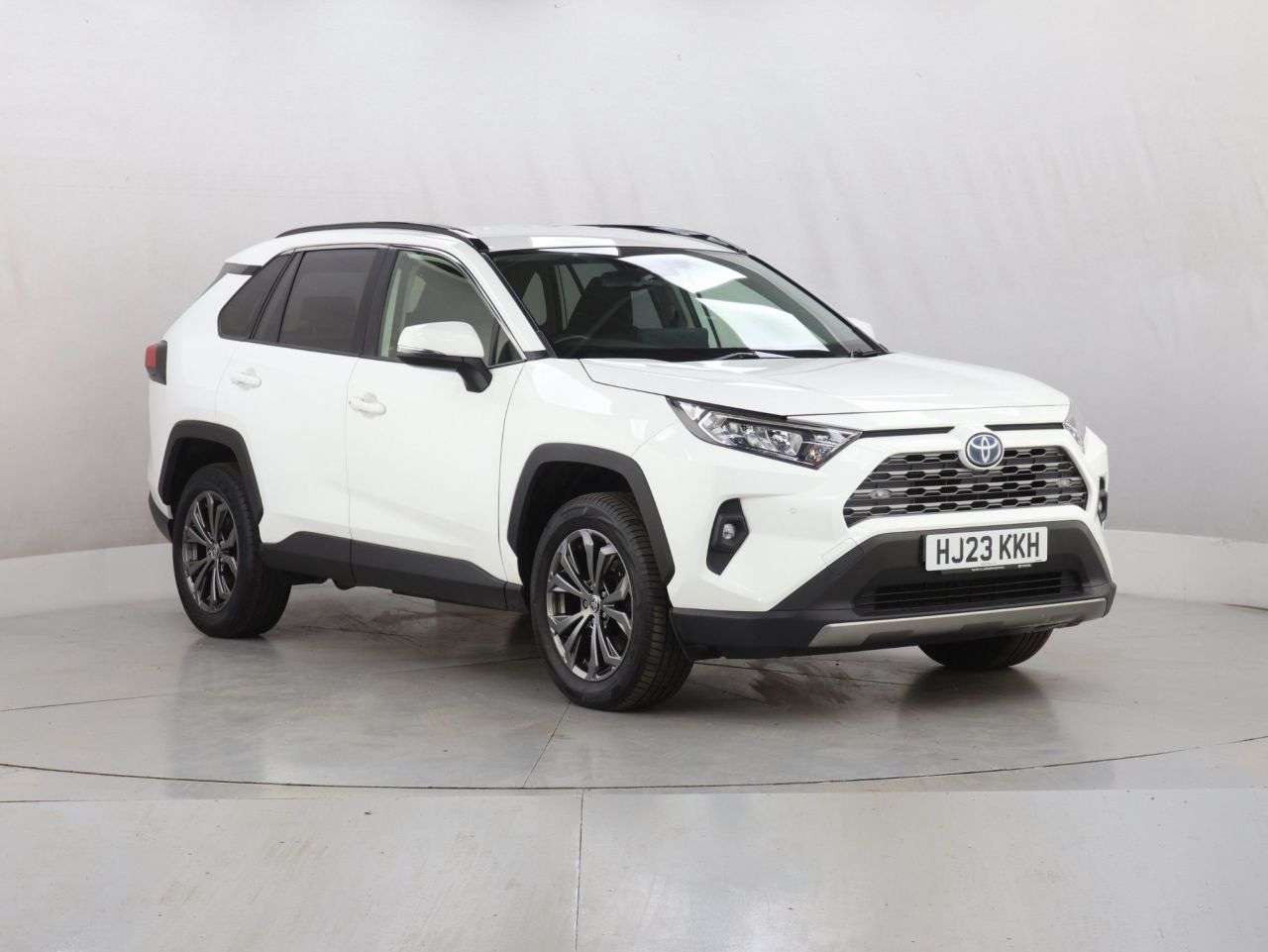 A 2023 TOYOTA RAV4 2.5 VVT-h GPF Design SUV 5dr Petrol Hybrid CVT Euro 6 (s/s) (218 ps) A 2023 TOYOTA RAV4 2.5 VVT-h GPF Design SUV 5dr Petrol Hybrid CVT Euro 6 (s/s) (218 ps)