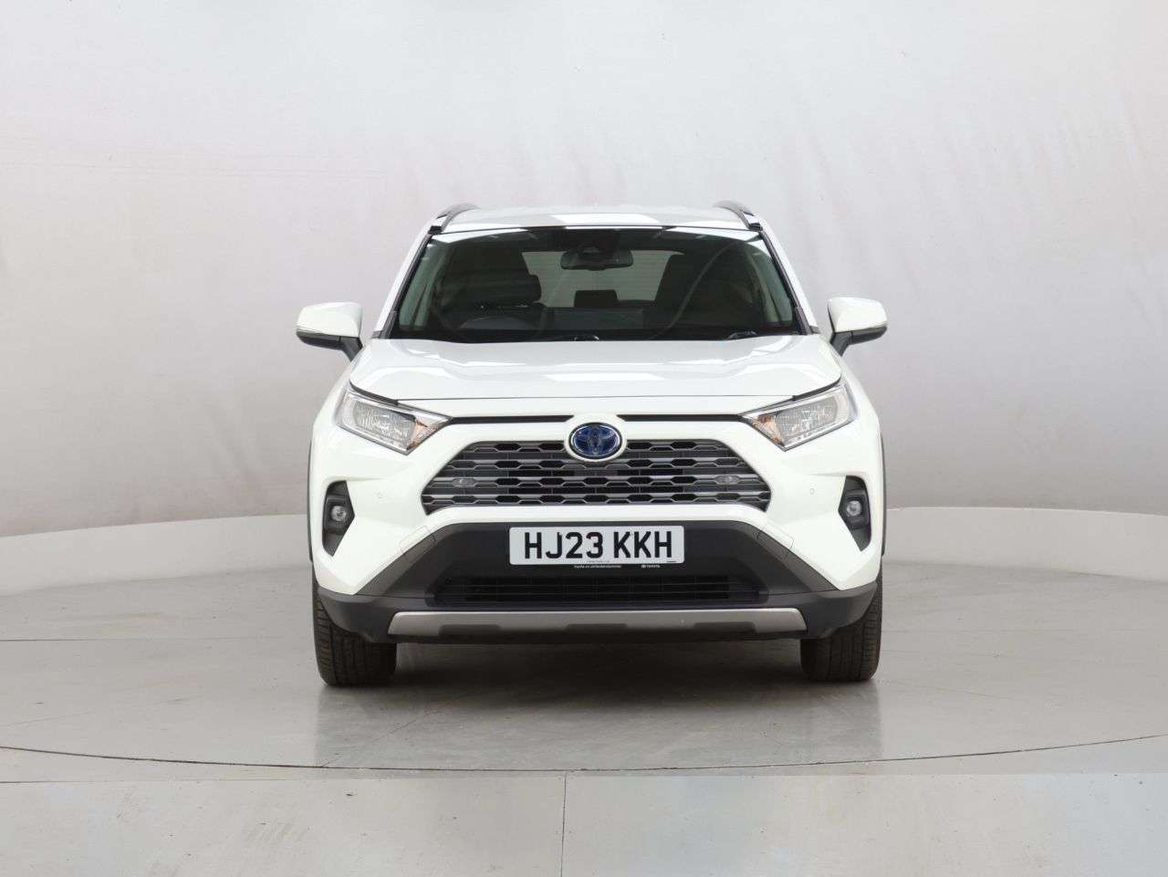 A 2023 TOYOTA RAV4 2.5 VVT-h GPF Design SUV 5dr Petrol Hybrid CVT Euro 6 (s/s) (218 ps) A 2023 TOYOTA RAV4 2.5 VVT-h GPF Design SUV 5dr Petrol Hybrid CVT Euro 6 (s/s) (218 ps)