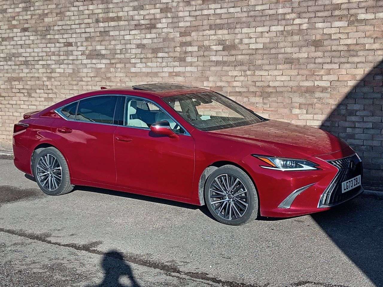 A 2023 LEXUS ES 2.5 300h Saloon 4dr Petrol Hybrid E-CVT Euro 6 (s/s) (218 ps) A 2023 LEXUS ES 2.5 300h Saloon 4dr Petrol Hybrid E-CVT Euro 6 (s/s) (218 ps)