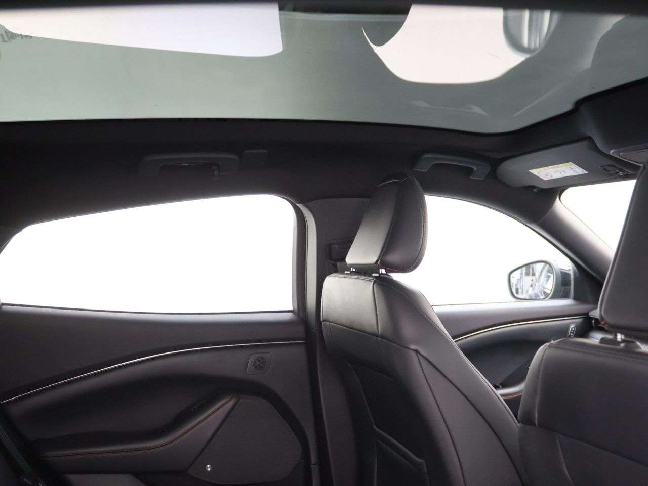 A 2022 FORD MUSTANG MACH-E Extended Range 91kWh SUV 5dr Electric Automatic AWD (351 ps) A 2022 FORD MUSTANG MACH-E Extended Range 91kWh SUV 5dr Electric Automatic AWD (351 ps)