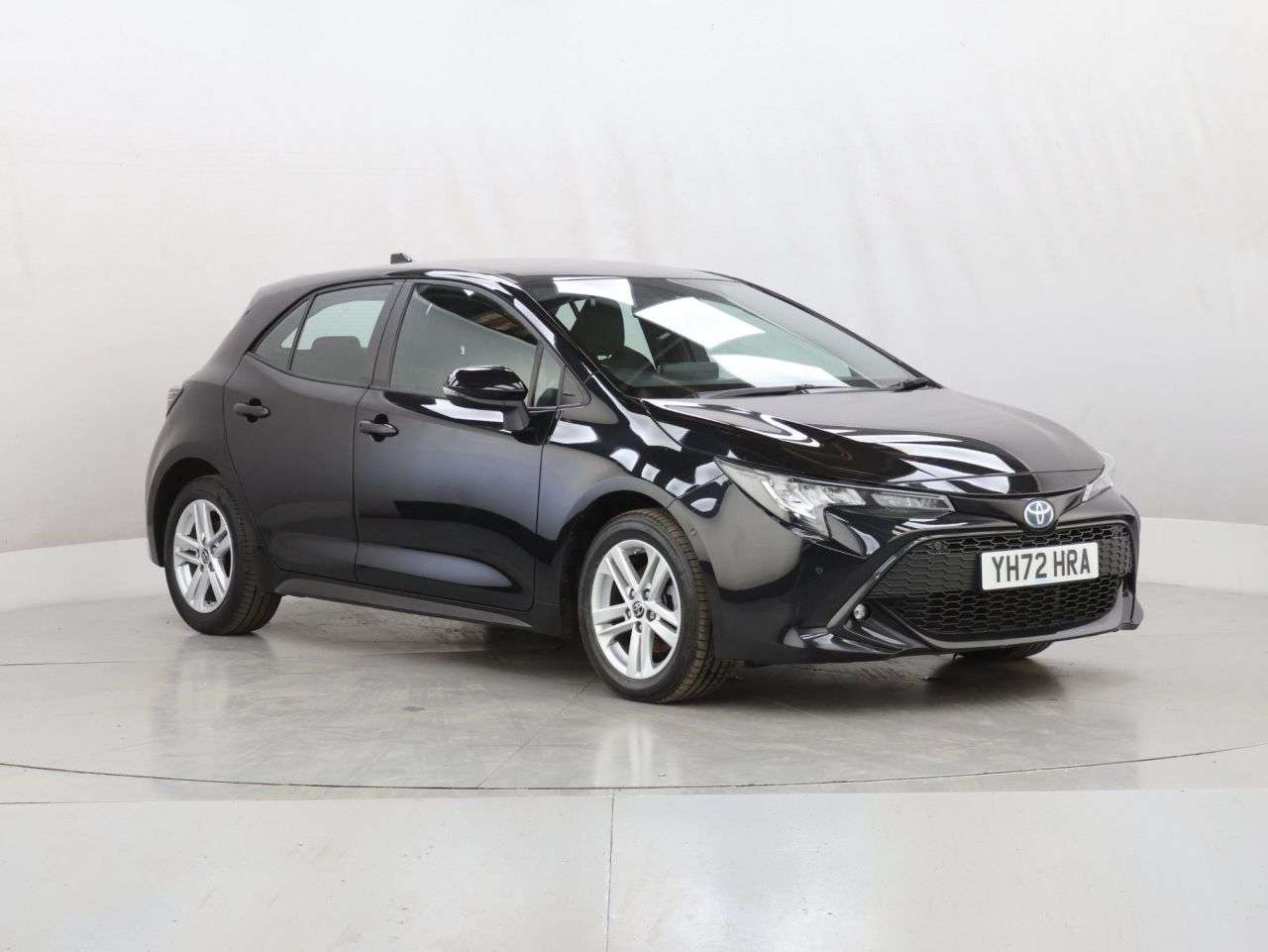 A 2022 TOYOTA COROLLA 1.8 VVT-h GPF Icon Tech Hatchback 5dr Petrol Hybrid CVT Euro 6 (s/s) (122 p A 2022 TOYOTA COROLLA 1.8 VVT-h GPF Icon Tech Hatchback 5dr Petrol Hybrid CVT Euro 6 (s/s) (122 p