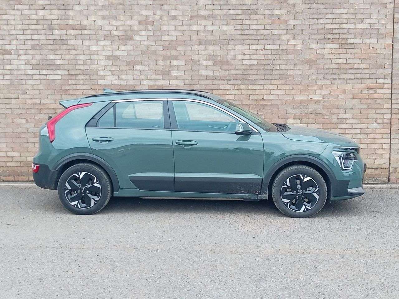 A 2023 KIA NIRO 64.8kWh 2 SUV 5dr Electric Auto (201 bhp) A 2023 KIA NIRO 64.8kWh 2 SUV 5dr Electric Auto (201 bhp)