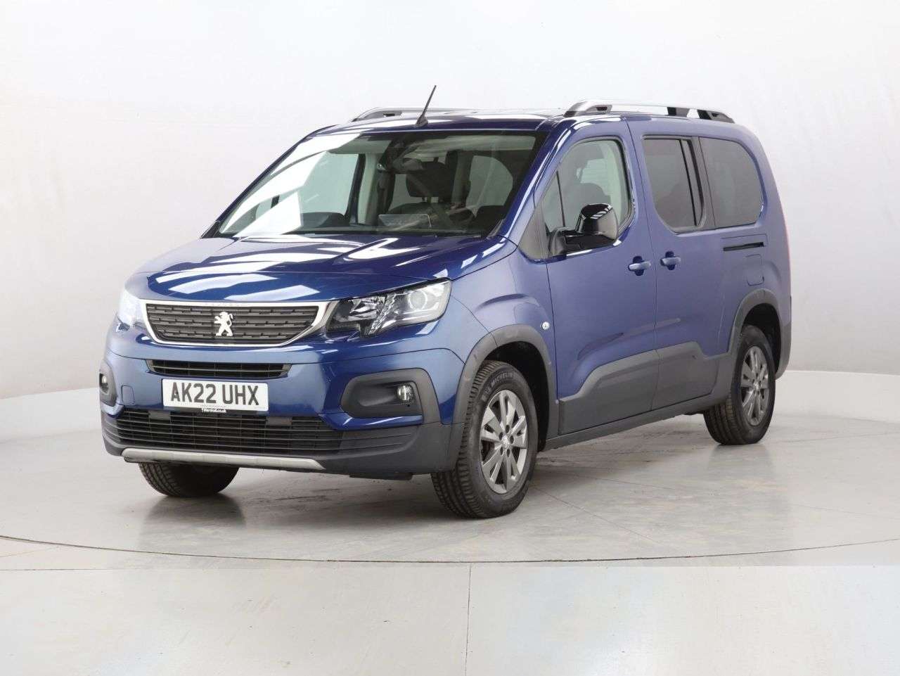 A 2022 PEUGEOT RIFTER 1.5 BlueHDi Allure Premium Long MPV 5dr Diesel Manual Euro 6 (s/s) (100 ps) A 2022 PEUGEOT RIFTER 1.5 BlueHDi Allure Premium Long MPV 5dr Diesel Manual Euro 6 (s/s) (100 ps)
