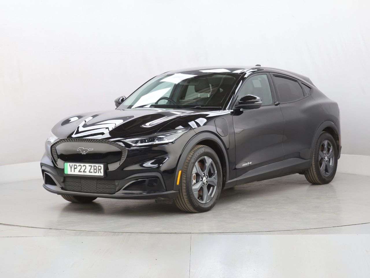 A 2022 FORD MUSTANG MACH-E Standard Range 70kWh SUV 5dr Electric Automatic (269 ps) A 2022 FORD MUSTANG MACH-E Standard Range 70kWh SUV 5dr Electric Automatic (269 ps)