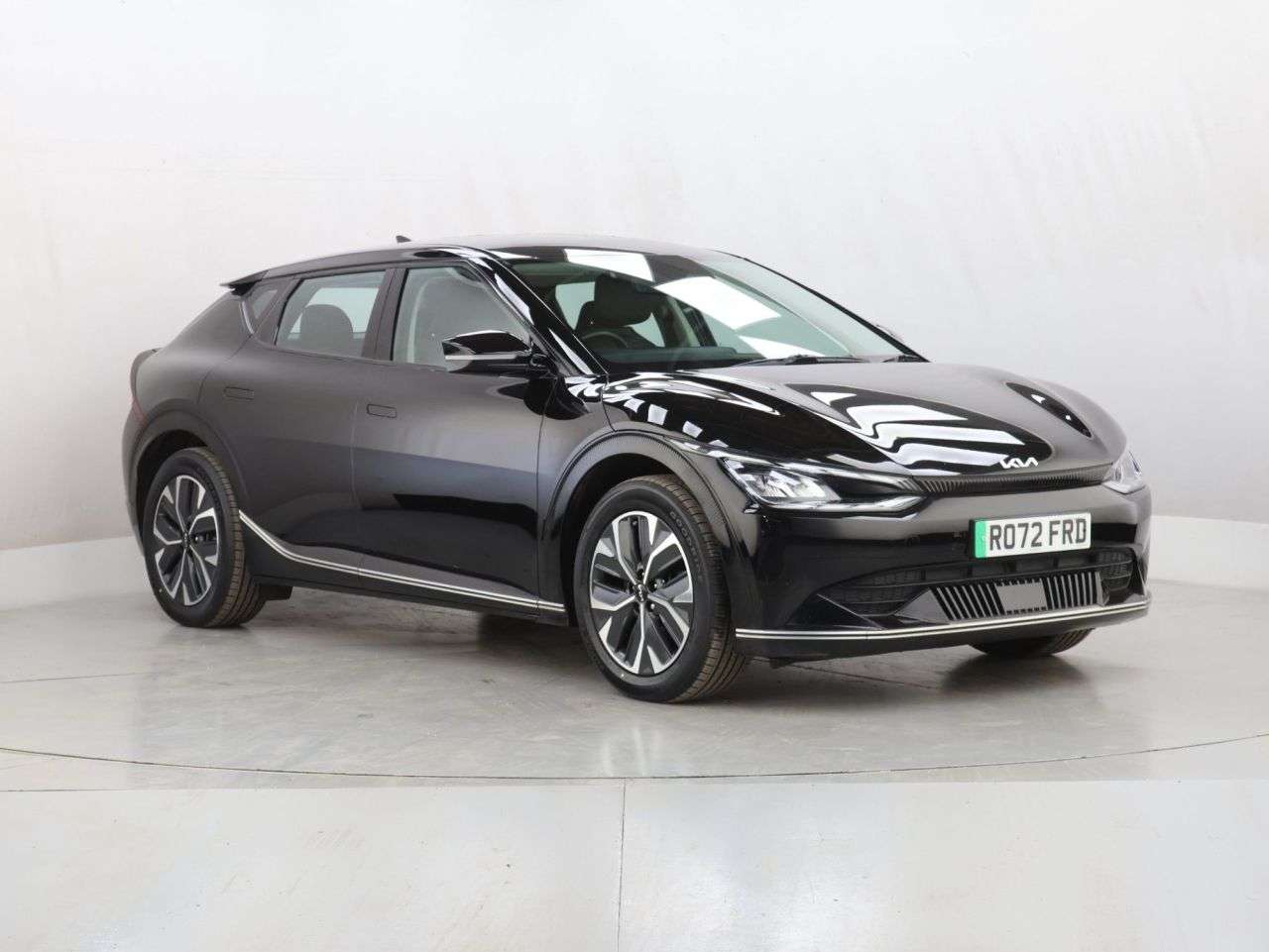 A 2022 KIA EV6 77.4kWh Air Hatchback 5dr Electric Auto (225 bhp) A 2022 KIA EV6 77.4kWh Air Hatchback 5dr Electric Auto (225 bhp)