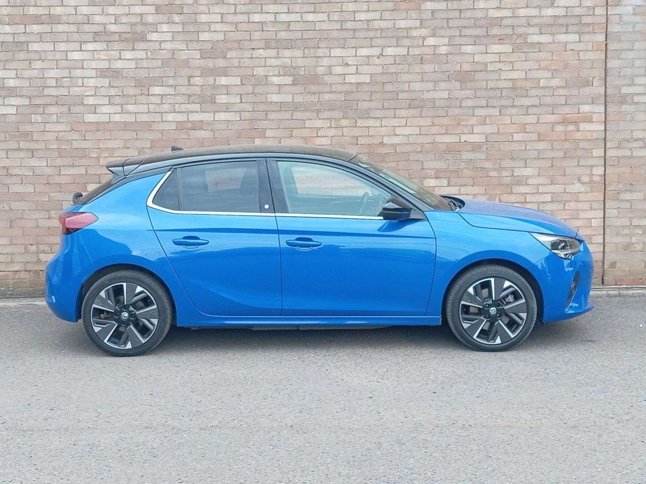 A 2022 VAUXHALL CORSA ELECTRIC 50kWh Elite Premium Hatchback 5dr Electric Auto (136 ps) A 2022 VAUXHALL CORSA ELECTRIC 50kWh Elite Premium Hatchback 5dr Electric Auto (136 ps)