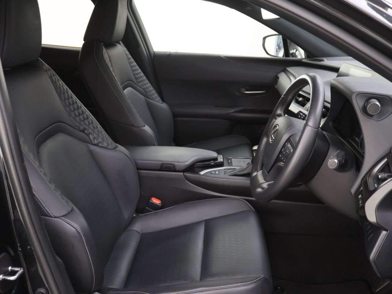 2021 LEXUS UX 2021 LEXUS UX