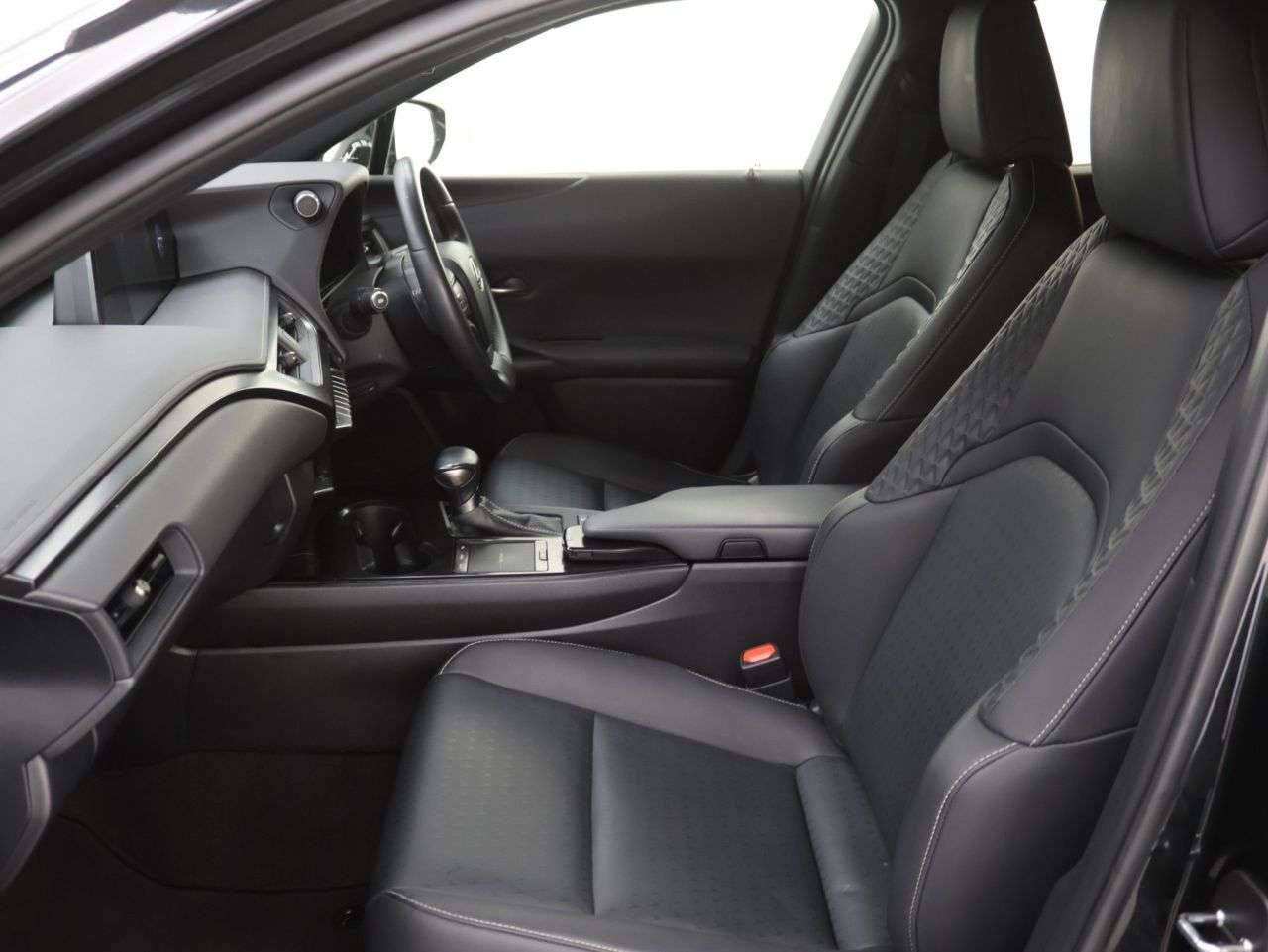 2021 LEXUS UX 2021 LEXUS UX