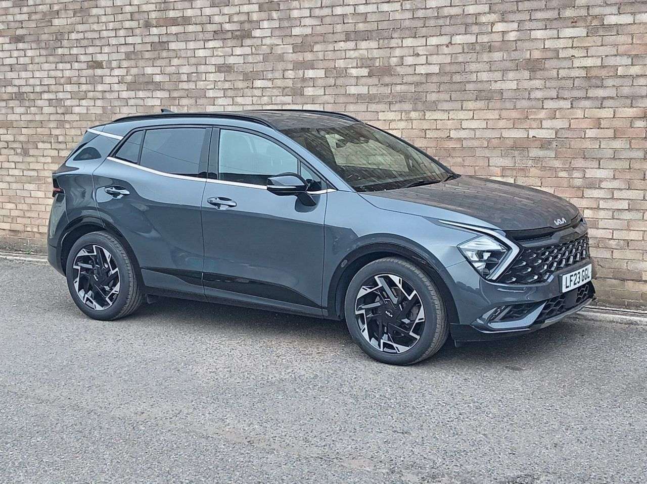 A 2023 KIA SPORTAGE 1.6 T-GDi MHEV GT-Line SUV 5dr Petrol Hybrid DCT Euro 6 (s/s) (148 bhp) A 2023 KIA SPORTAGE 1.6 T-GDi MHEV GT-Line SUV 5dr Petrol Hybrid DCT Euro 6 (s/s) (148 bhp)