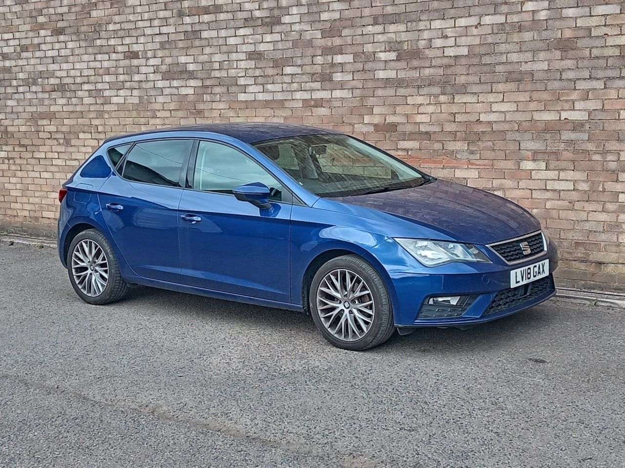 A 2018 SEAT LEON 1.6 TDI SE Dynamic Technology Hatchback 5dr Diesel DSG Euro 6 (s/s) (115 ps A 2018 SEAT LEON 1.6 TDI SE Dynamic Technology Hatchback 5dr Diesel DSG Euro 6 (s/s) (115 ps