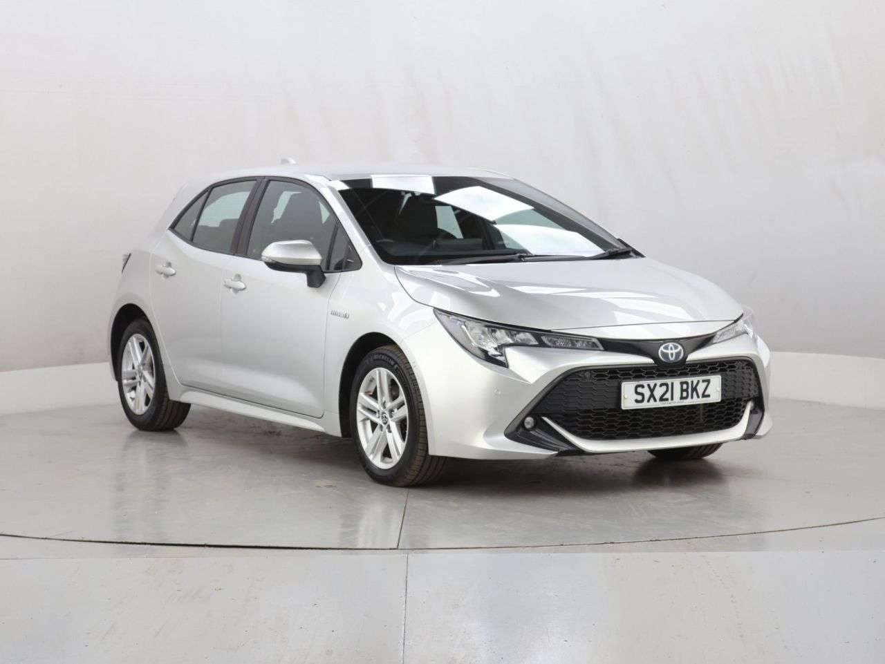 A 2021 TOYOTA COROLLA 1.8 VVT-h GPF Icon Tech Hatchback 5dr Petrol Hybrid CVT Euro 6 (s/s) (122 p A 2021 TOYOTA COROLLA 1.8 VVT-h GPF Icon Tech Hatchback 5dr Petrol Hybrid CVT Euro 6 (s/s) (122 p