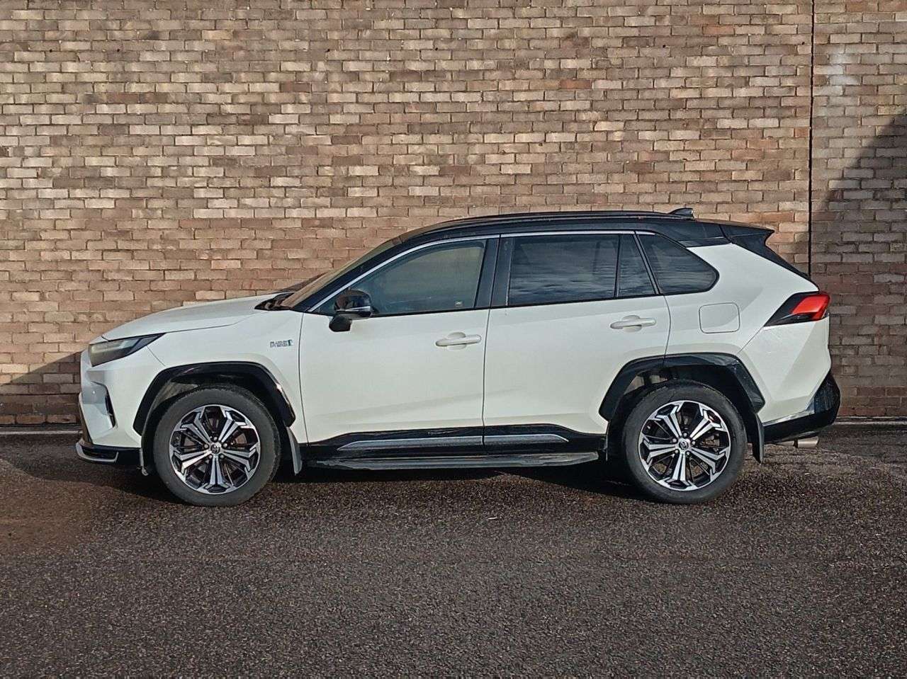 A 2022 TOYOTA RAV4 2.5 VVT 18.1kWh Dynamic SUV 5dr Petrol Plug-in Hybrid CVT 4WD Euro 6 (s/s) A 2022 TOYOTA RAV4 2.5 VVT 18.1kWh Dynamic SUV 5dr Petrol Plug-in Hybrid CVT 4WD Euro 6 (s/s)