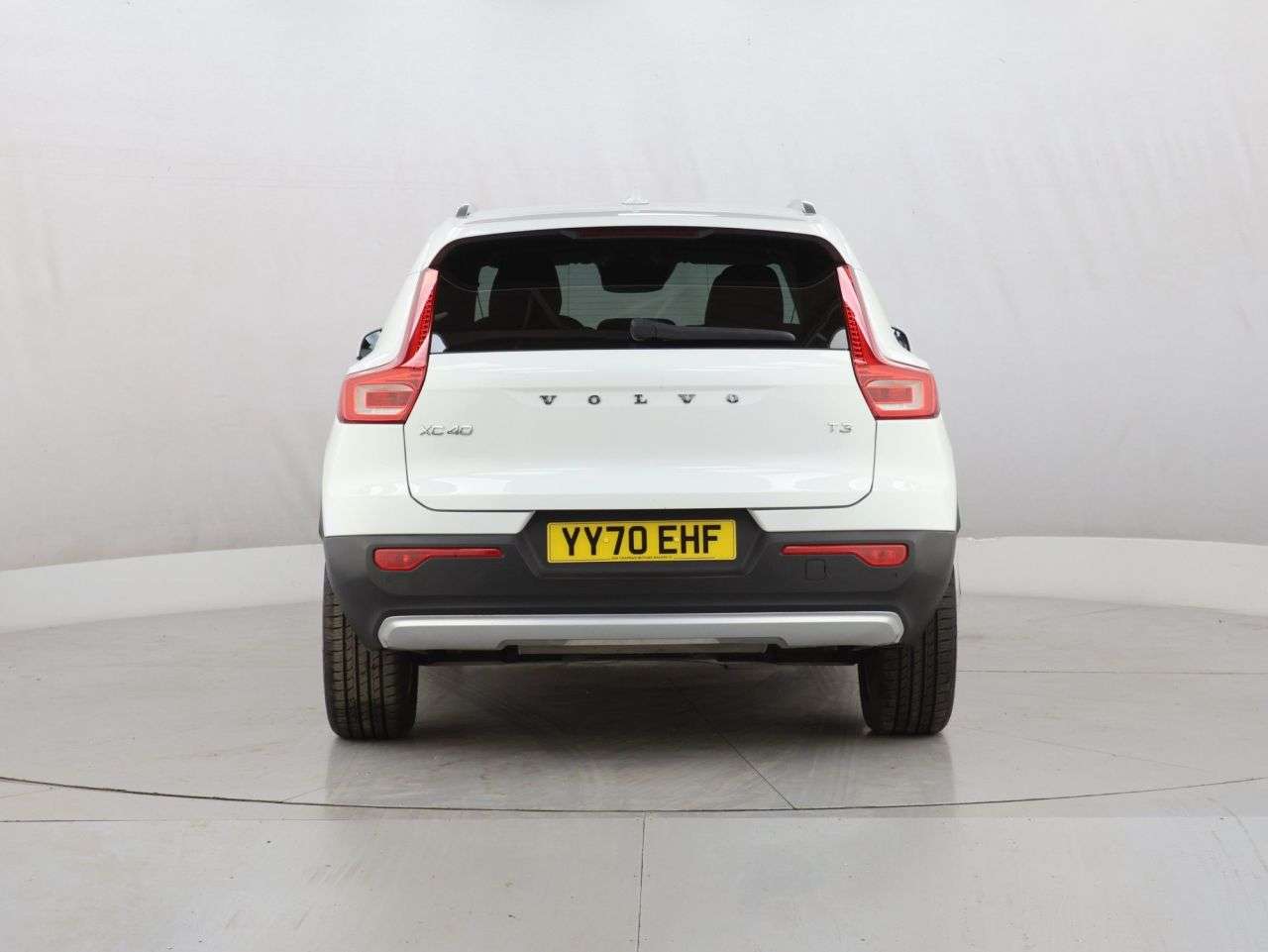 2020 VOLVO XC40 2020 VOLVO XC40