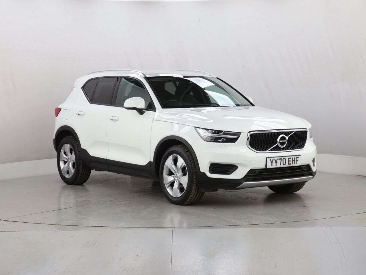 A 2020 VOLVO XC40 1.5 T3 Momentum SUV 5dr Petrol Manual Euro 6 (s/s) (163 ps) A 2020 VOLVO XC40 1.5 T3 Momentum SUV 5dr Petrol Manual Euro 6 (s/s) (163 ps)