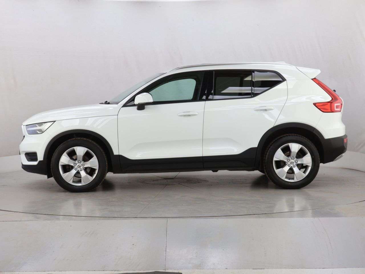 2020 VOLVO XC40 2020 VOLVO XC40