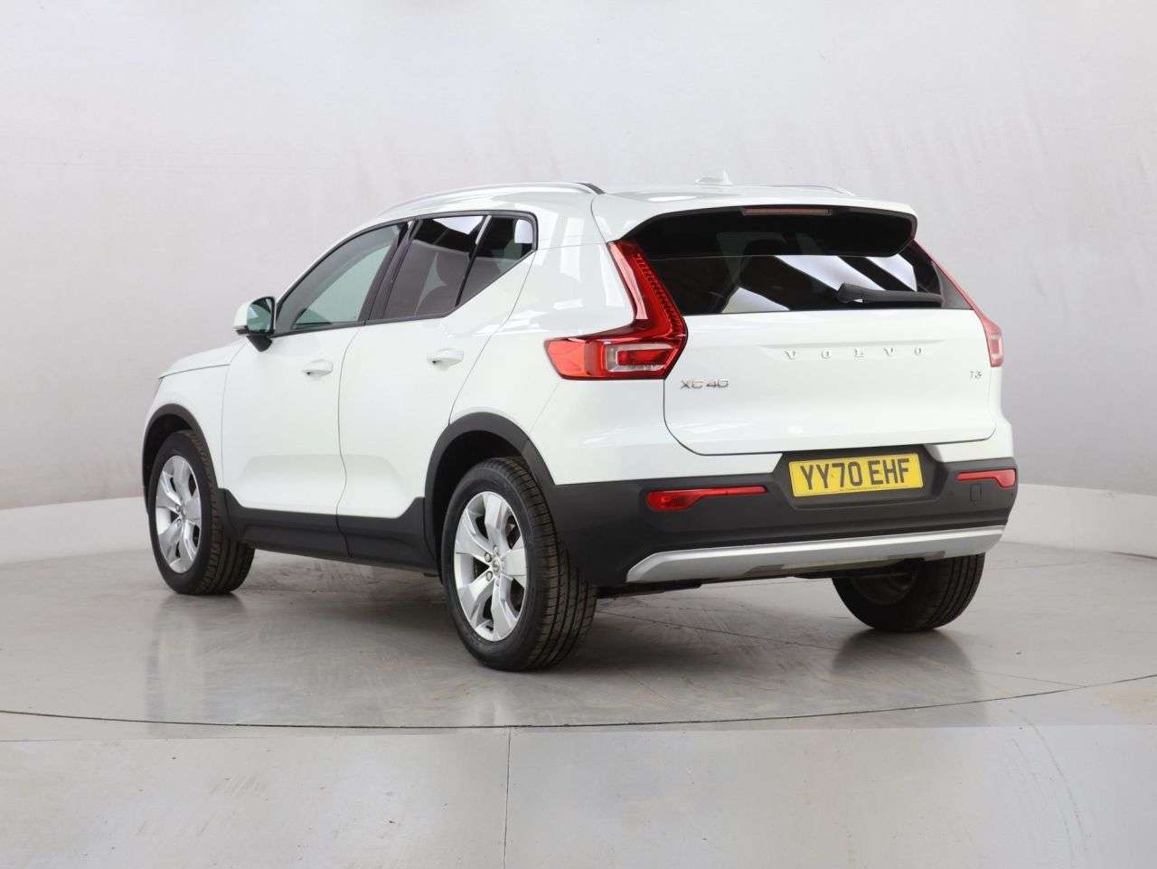 2020 VOLVO XC40 2020 VOLVO XC40